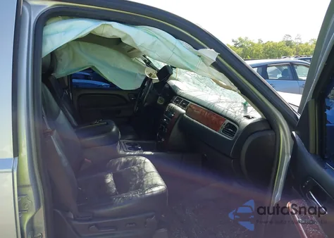 2014 Chevrolet Suburban 1500 Lt из США, поврежденный, VIN 1GNSCJE0XER124222